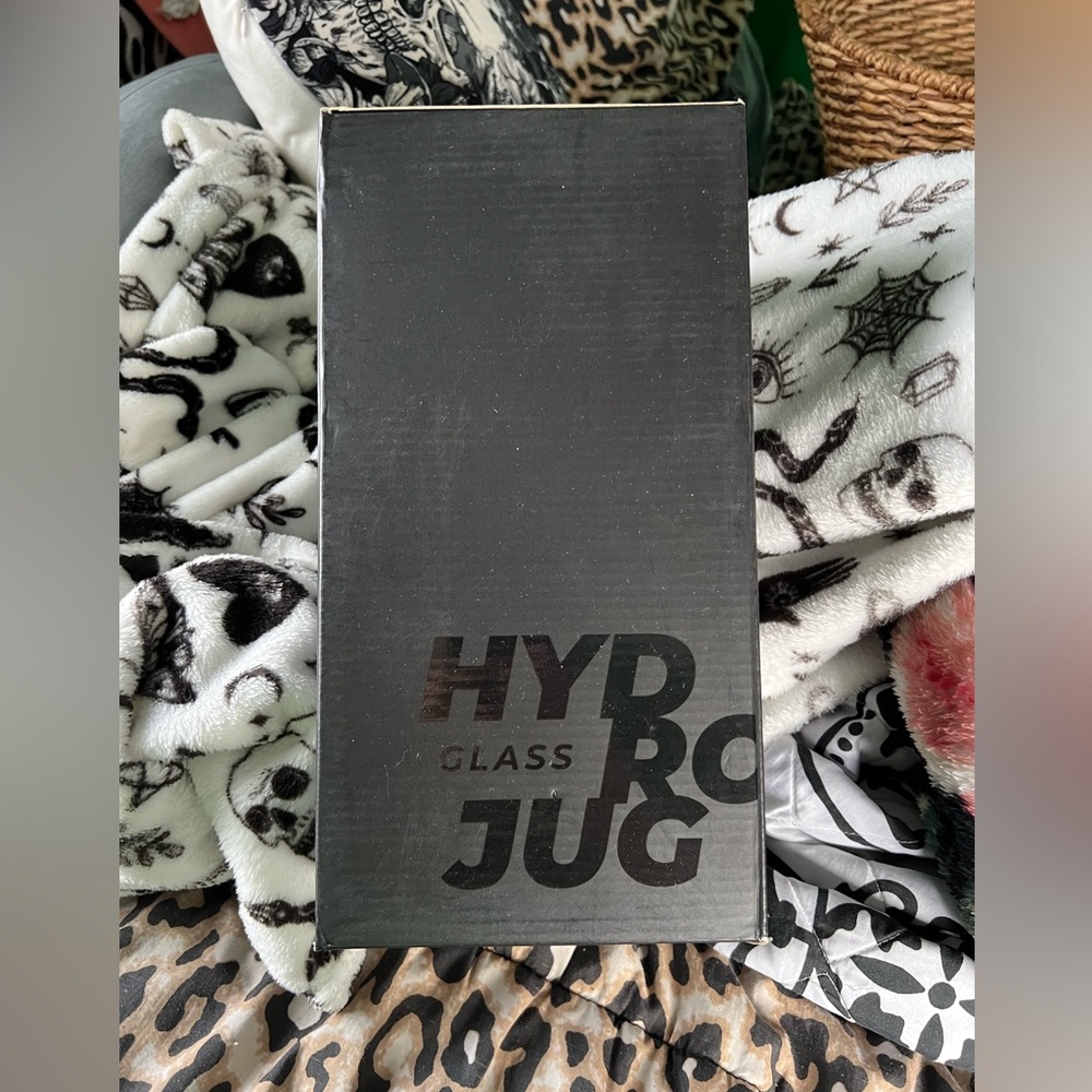 New! Glass hydro jug!